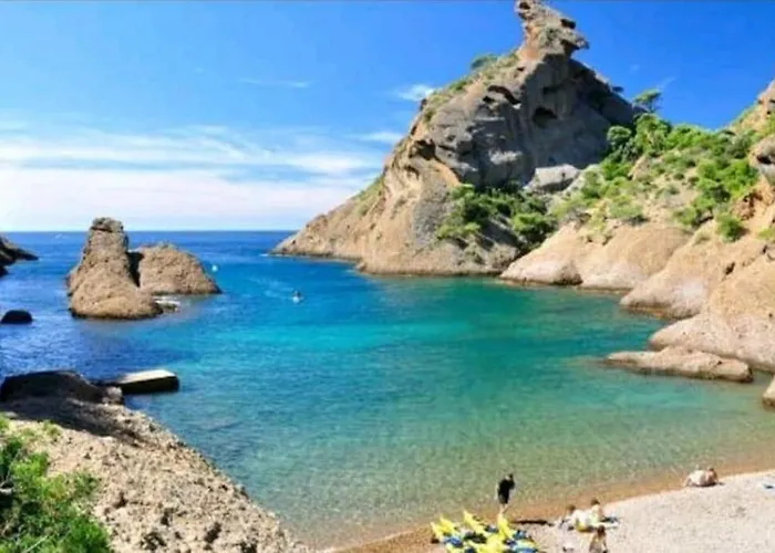 Incredible Near The Sea And Calanque Λα Σιοτά