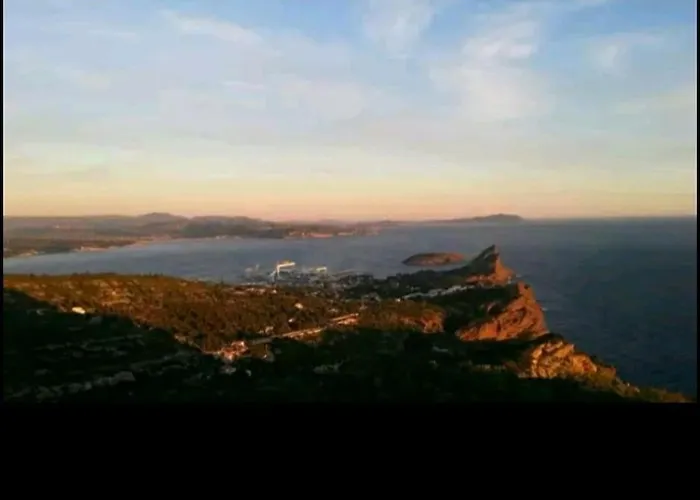 Incredible Near The Sea And Calanque * Λα Σιοτά