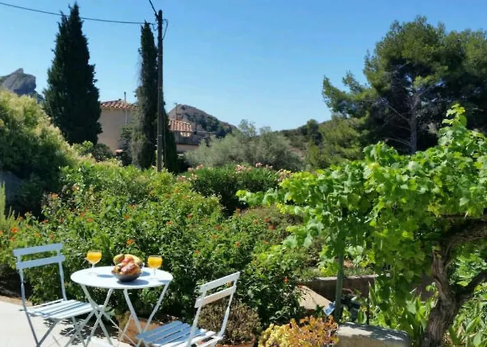 Incredible Near The Sea And Calanque *