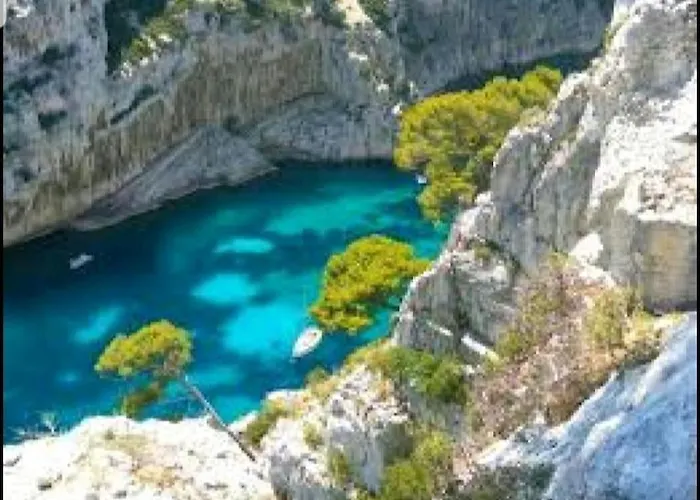 Incredible Near The Sea And Calanque *